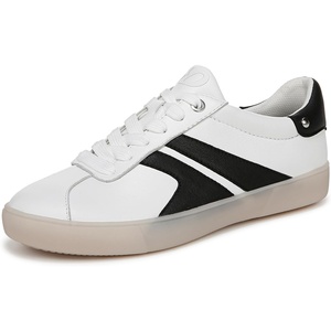 image:imageNaturalizer MedinaWhiteBlack Leather